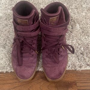 Women’s puma size 8.5 trendy high top trendy retros! Classic